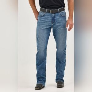 #1738 Wrangler Retro Relax Boot Men's Classic Blue Jeans Sz. 30x 36